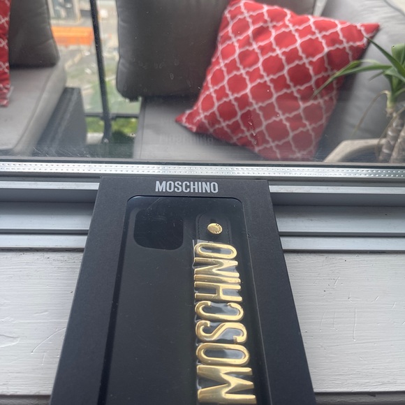 Moschino 12 Pro Max iPhone Case - BRAND NEW IN BOX - Picture 2 of 6